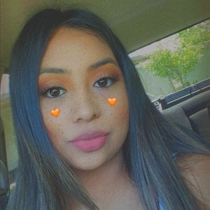 Meet your Posher, Yesenia